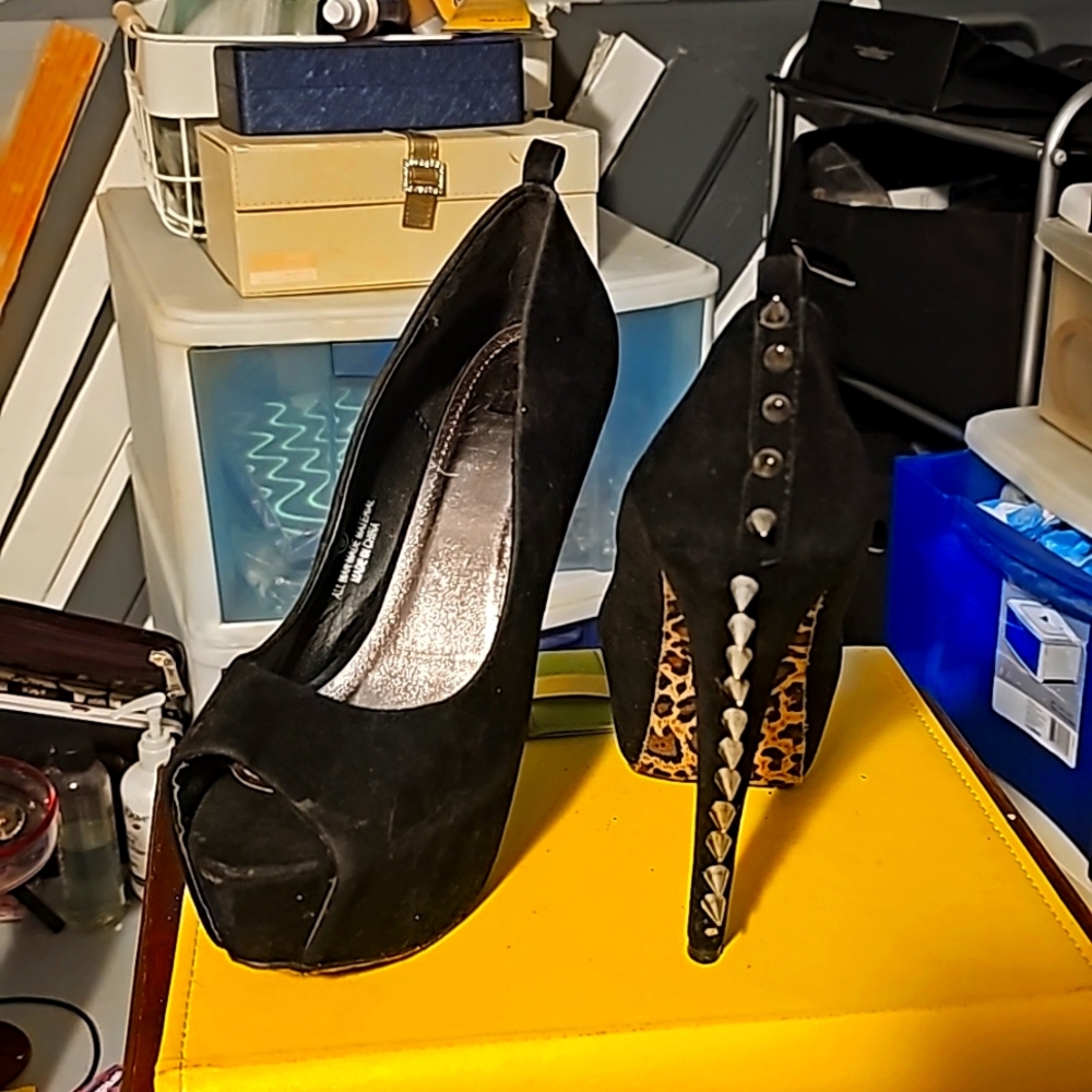 City Snapper Designer High Stilettos w/Silver Spike Up Heel, Black Velvet, Sz 9